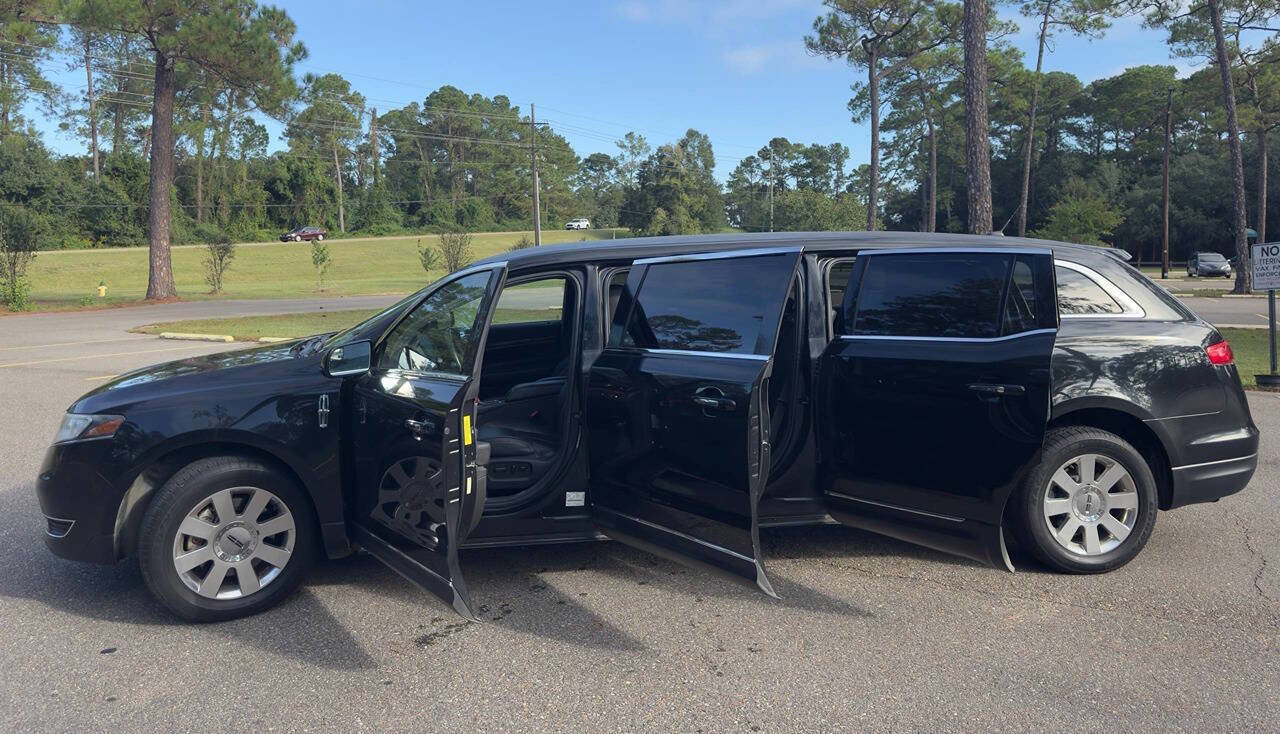 Used 2014 Lincoln MKT AWD image 10