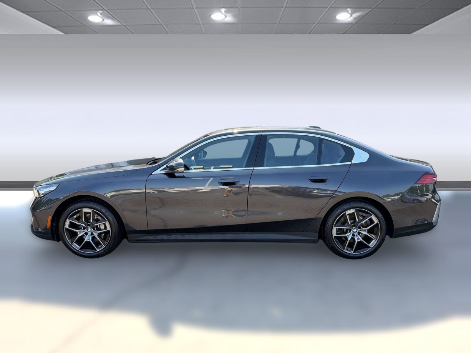 Used 2026 BMW 530i RWD image 2