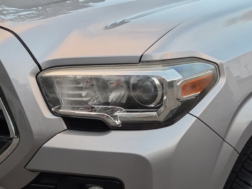 Used 2016 Toyota Tacoma SR5 w/ Towing Package AWD/4WD image 10