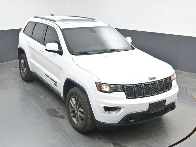 Used 2017 Jeep Grand Cherokee Laredo AWD/4WD image 13