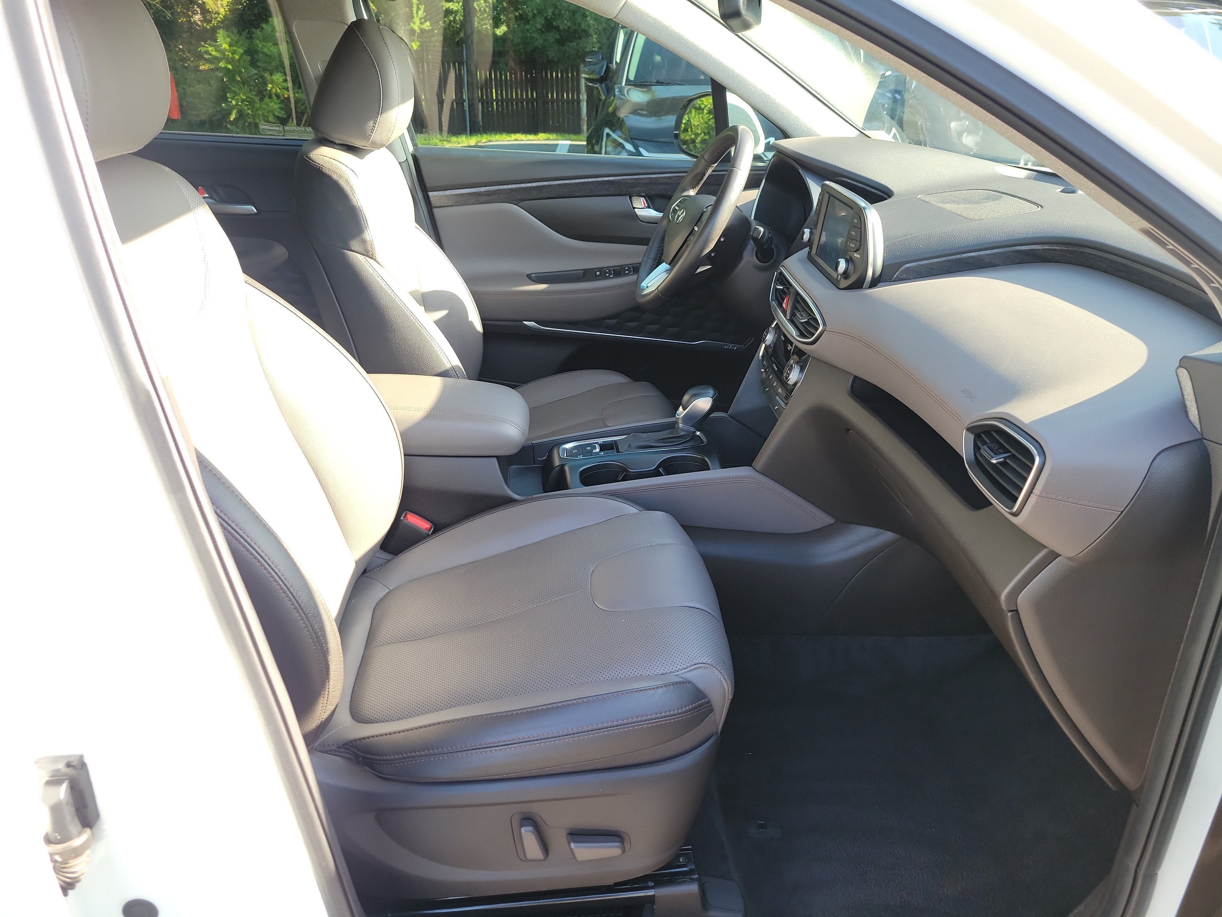 Used 2020 Hyundai Santa Fe SEL w/ Convenience + Premium Package FWD image 7