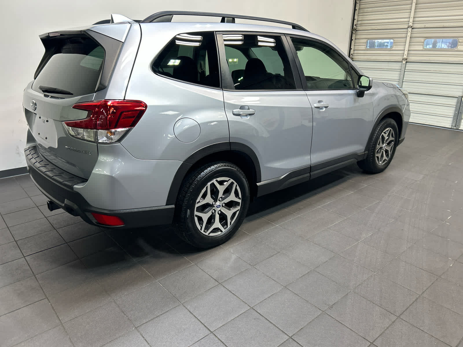 Used 2021 Subaru Forester Premium AWD/4WD image 5