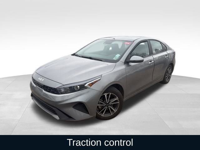 Used 2023 Kia Forte LXS w/ LXS Technology Package image 3