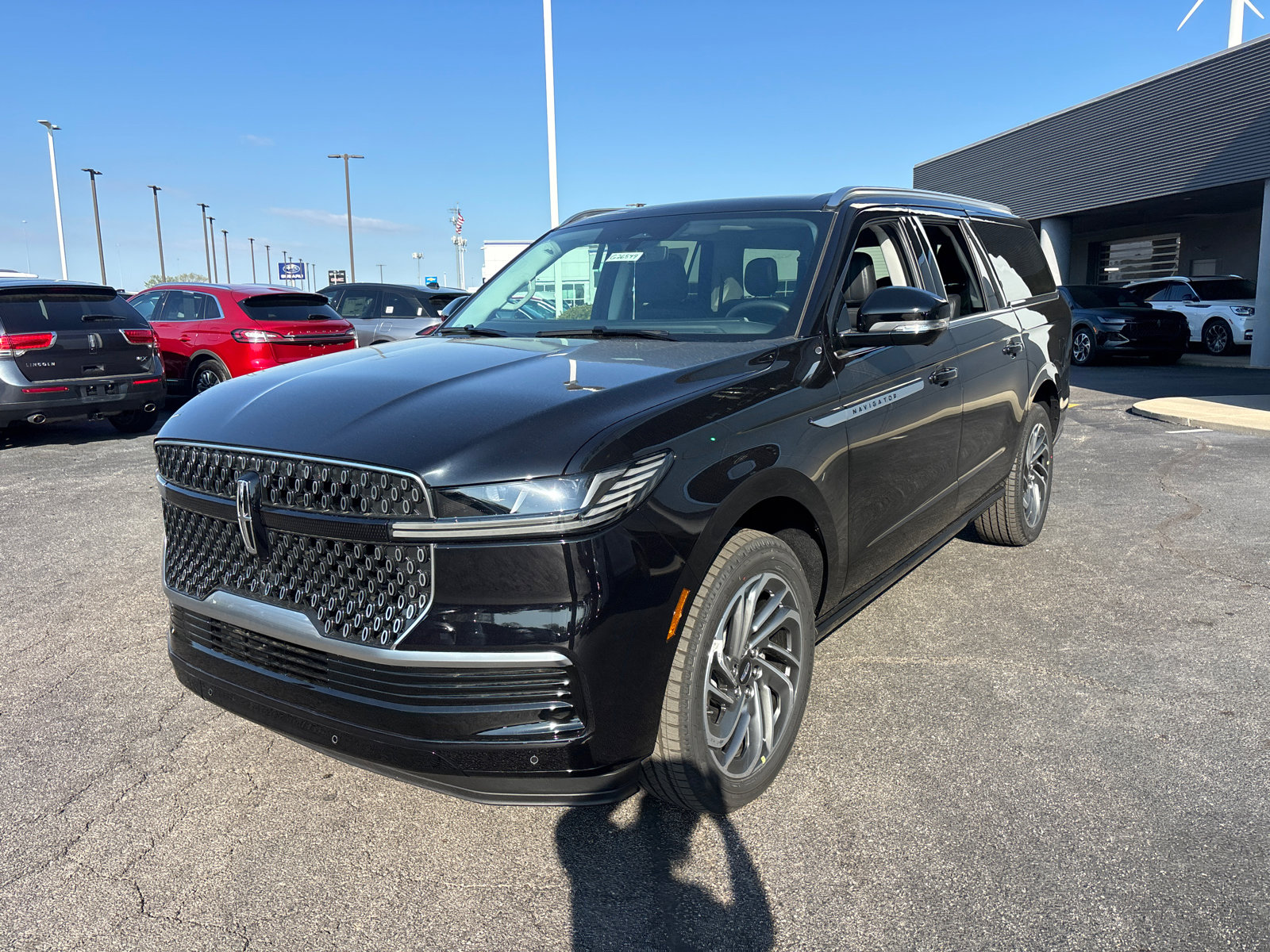 New 2026 Lincoln Navigator L Reserve AWD/4WD image 3