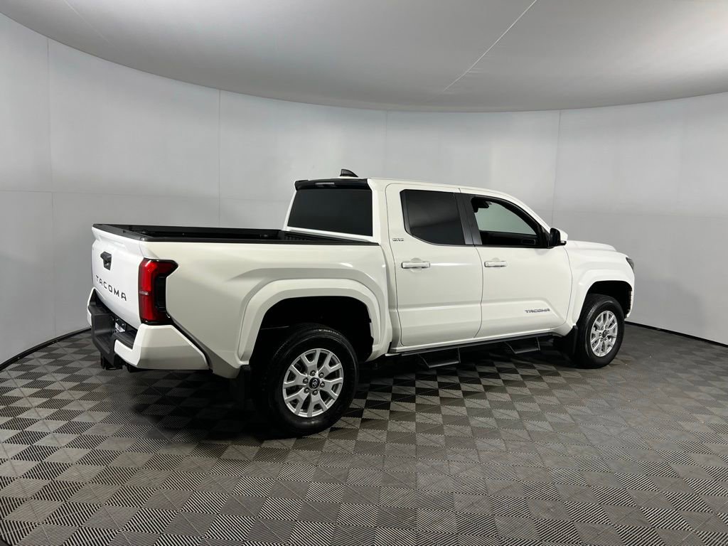 Used 2025 Toyota Tacoma SR5 image 5