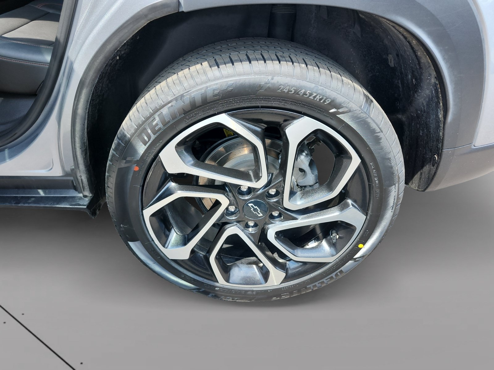 Used 2024 Chevrolet Trax RS w/ Sunroof Package FWD image 14