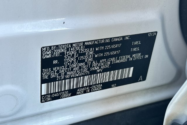 Used 2025 Toyota RAV4 LE AWD/4WD image 32