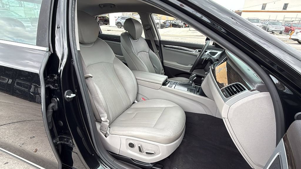 Used 2016 Hyundai Genesis 3.8 RWD image 29