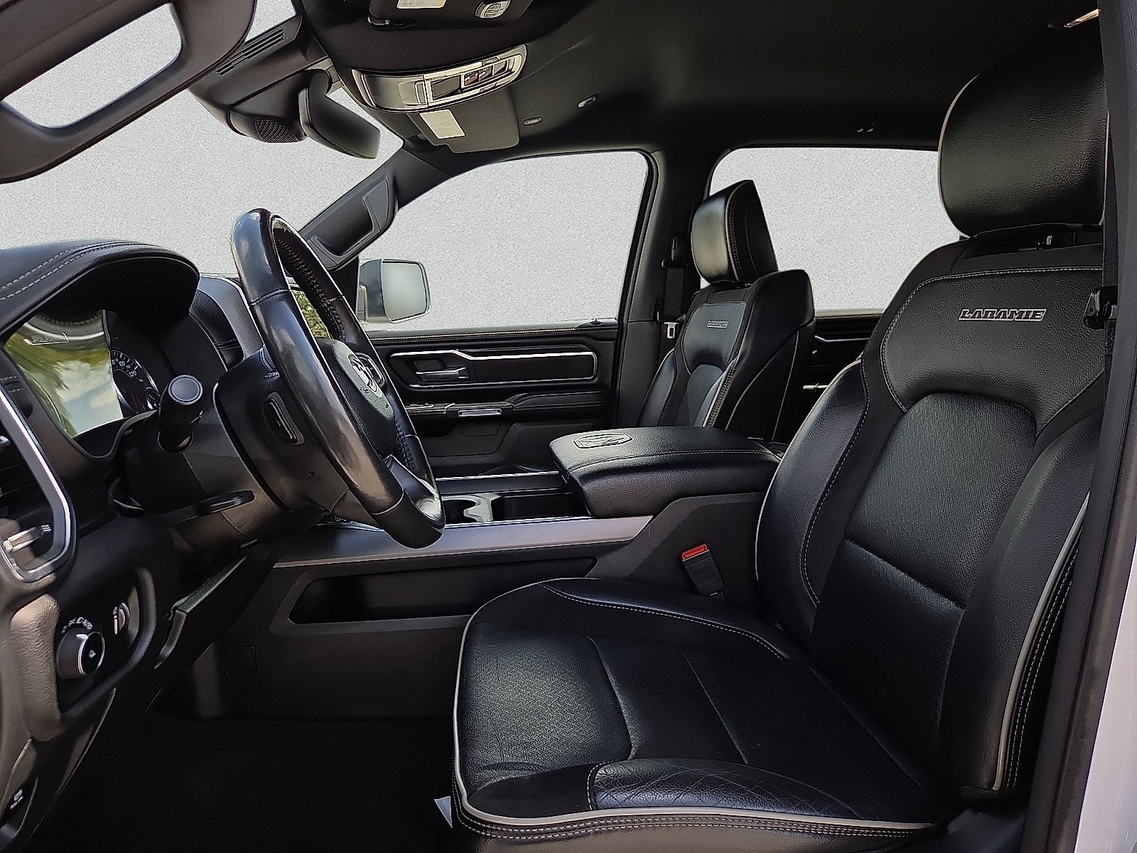 Used 2024 RAM 1500 Laramie AWD/4WD image 14
