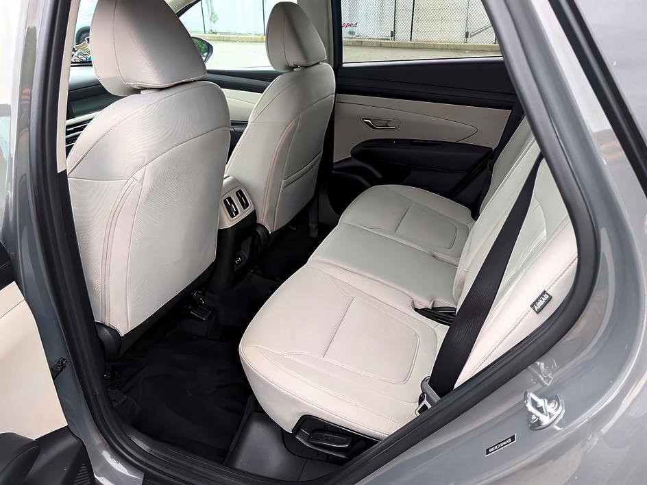 Used 2025 Hyundai Tucson SEL AWD/4WD image 41