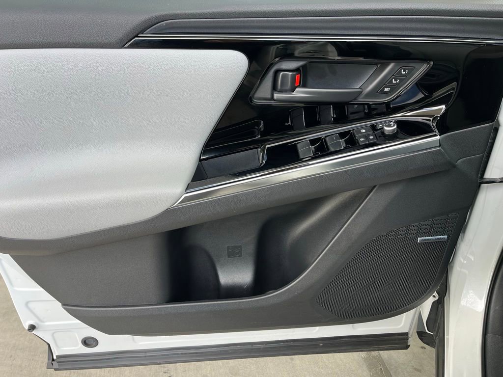 Certified 2023 Subaru Solterra AWD image 21