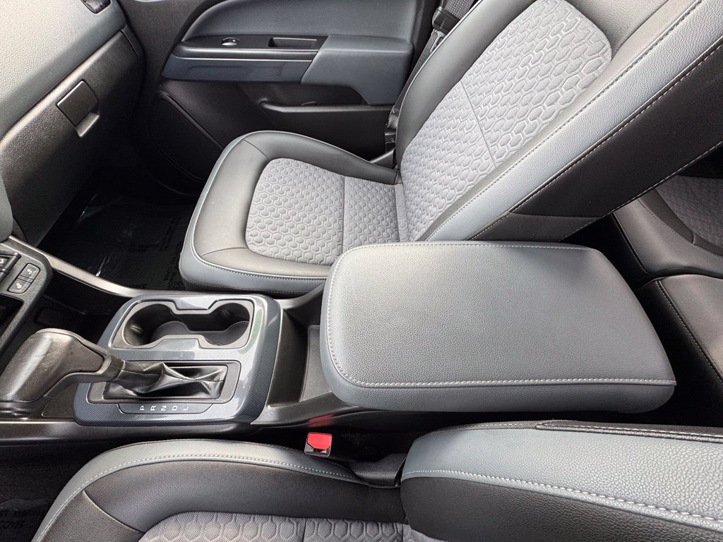 Used 2018 Chevrolet Colorado Z71 AWD/4WD image 30