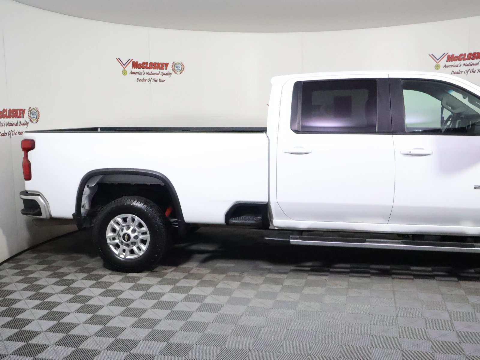 Used 2024 Chevrolet Silverado 2500 LT w/ Convenience Package AWD/4WD image 4