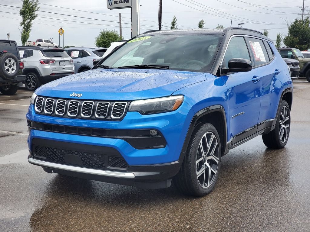 Used 2025 Jeep Compass Limited w/ Elite Group AWD/4WD image 2