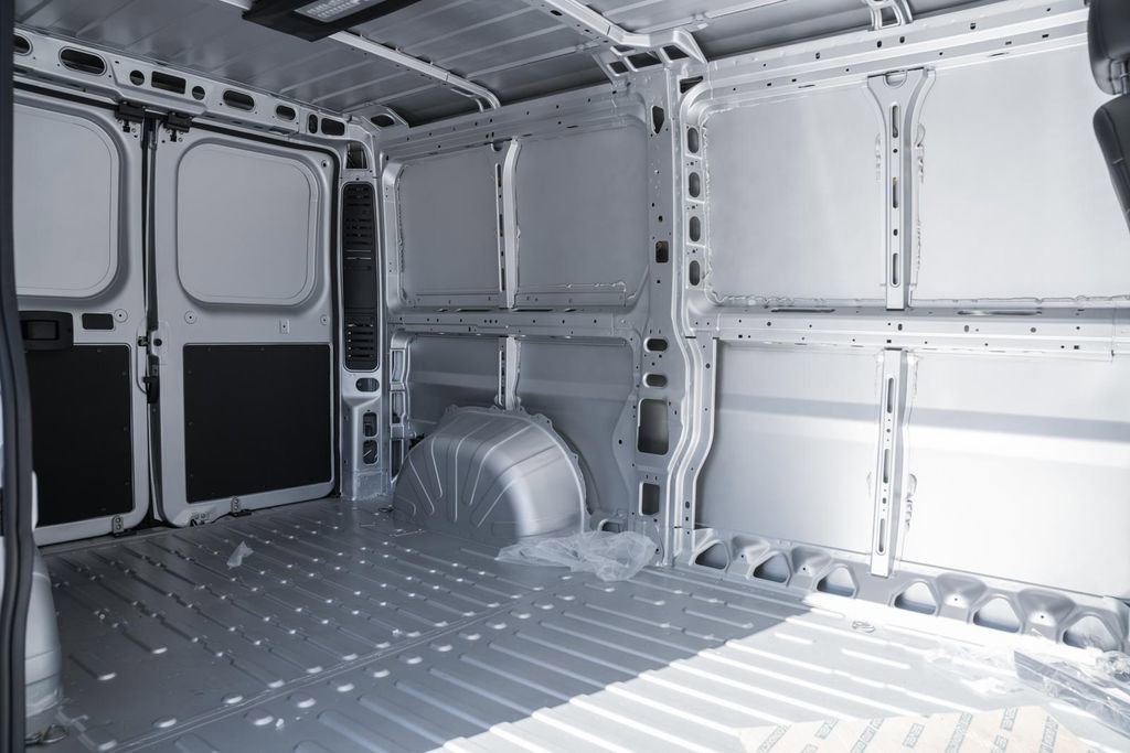 New 2025 RAM ProMaster 2500 w/ Quick Order Package 22G SLT image 29