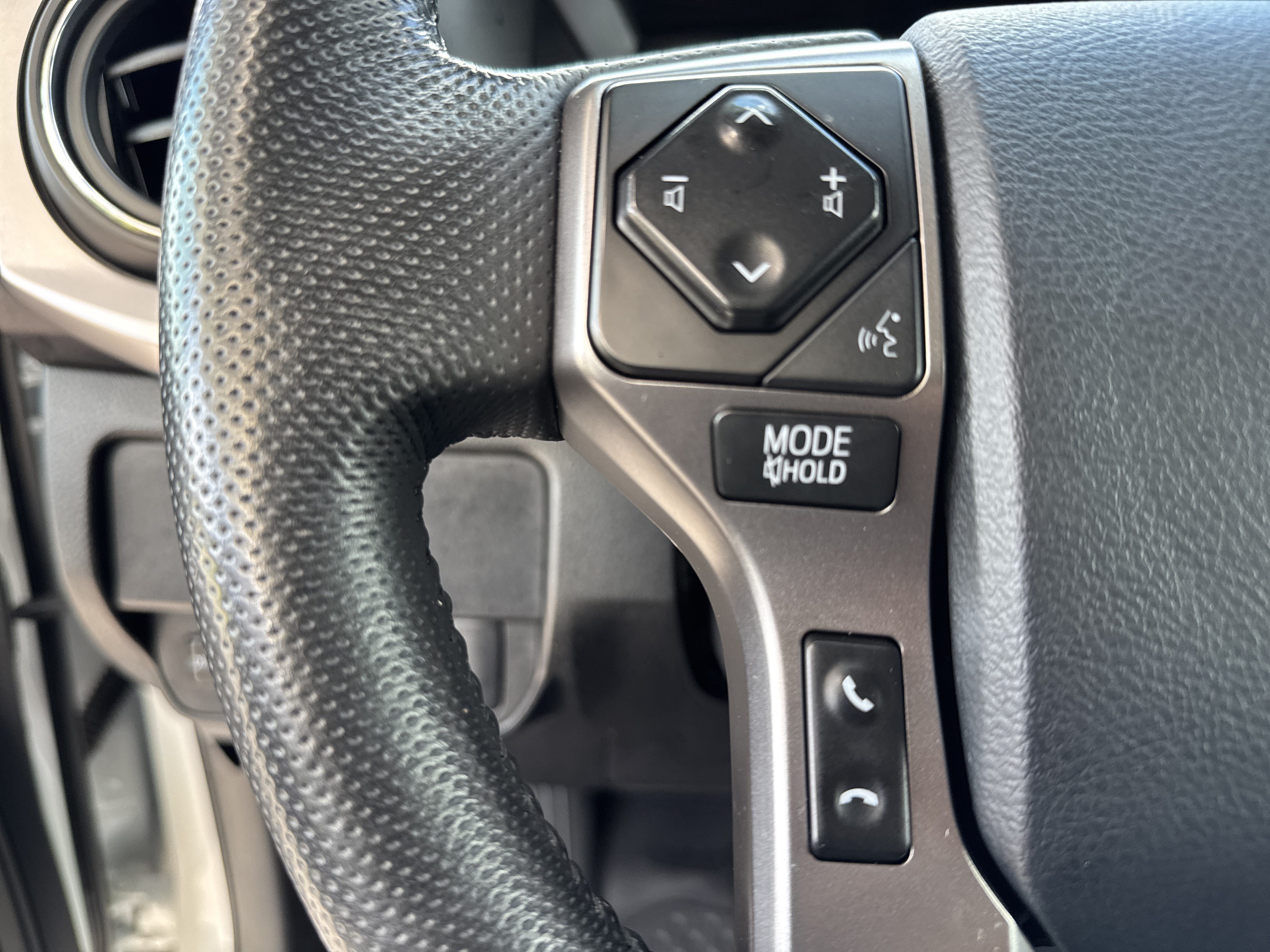 Used 2023 Toyota Tacoma SR5 RWD image 19