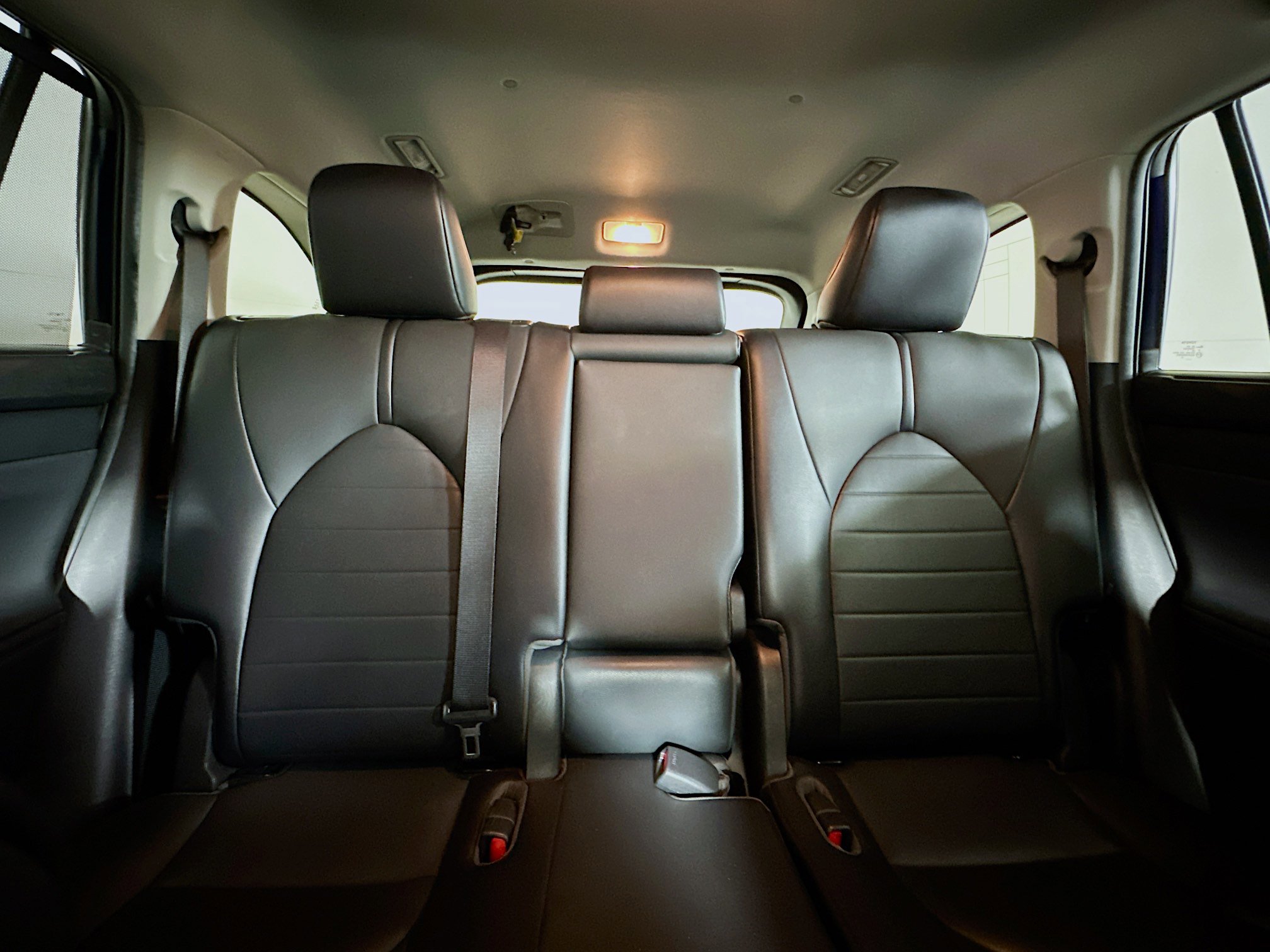 Used 2021 Toyota Highlander XLE FWD image 30