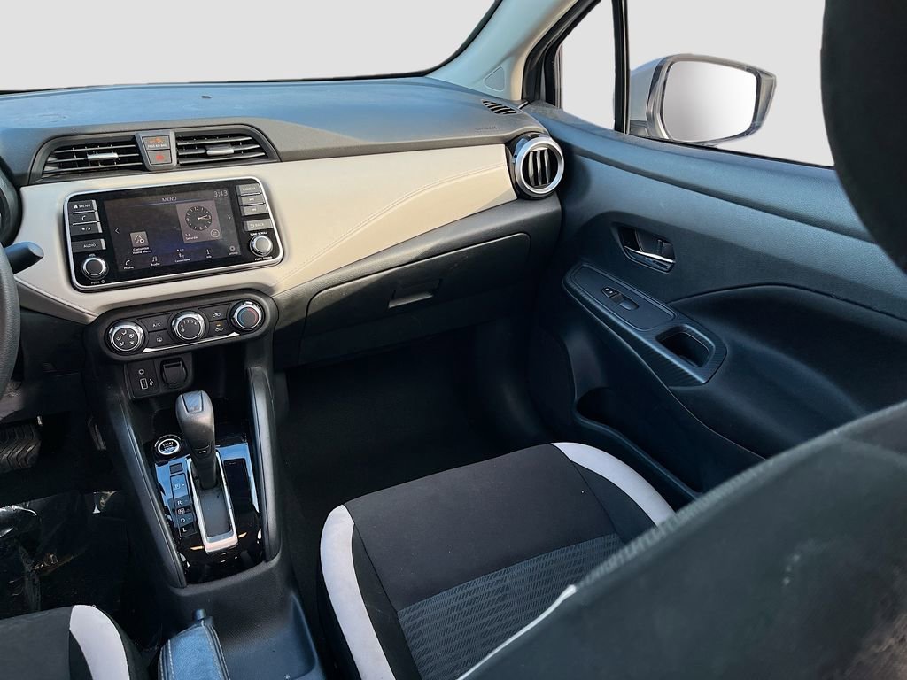Used 2022 Nissan Versa SV image 23