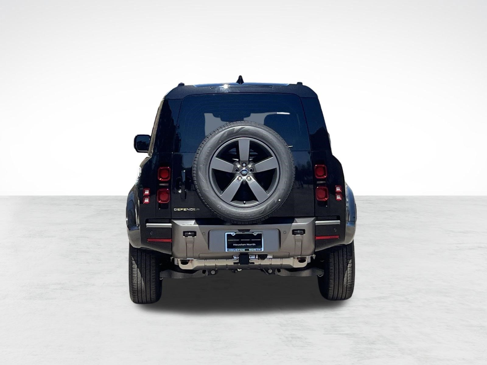 Used 2025 Land Rover Defender 110 X-Dynamic SE image 8