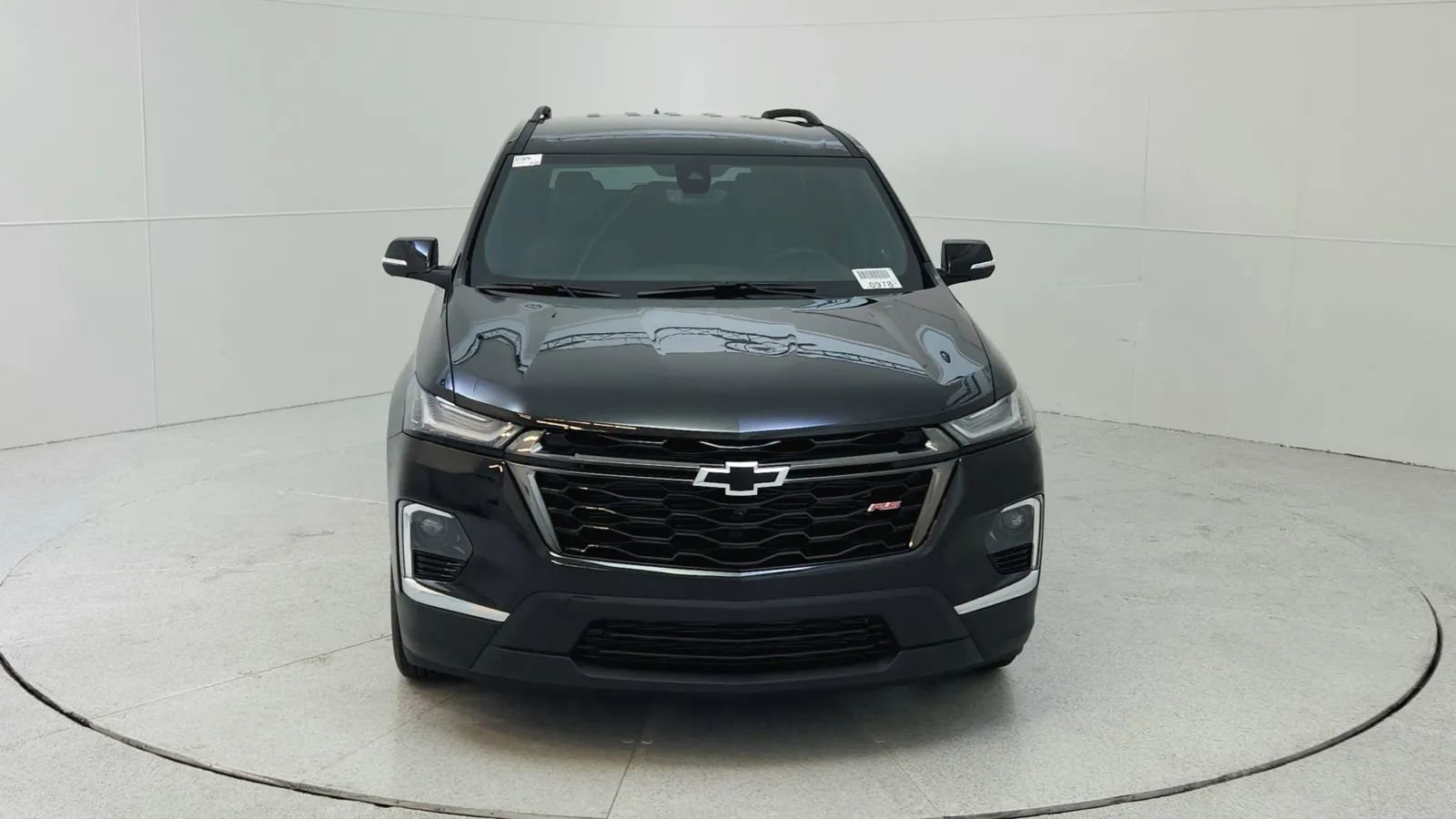 Used 2023 Chevrolet Traverse RS image 2