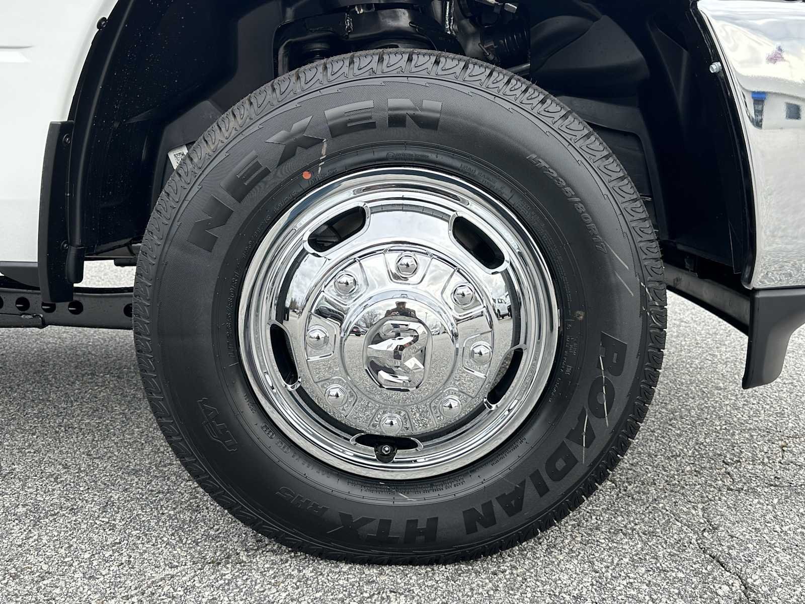 New 2026 RAM 3500 Tradesman AWD/4WD image 12