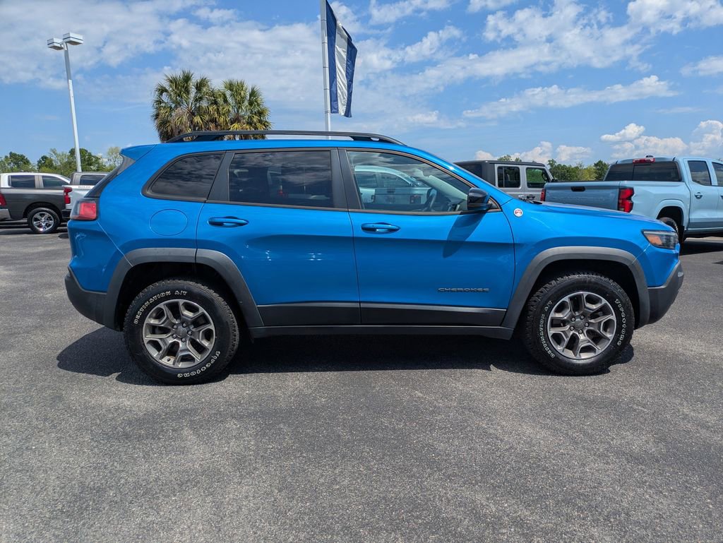 Used 2022 Jeep Cherokee Trailhawk image 3