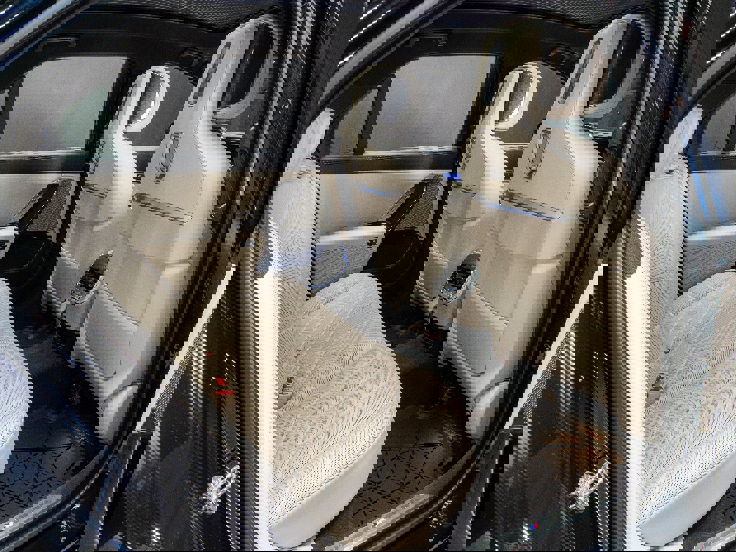 Used 2024 BMW 760i xDrive w/ Executive Package image 35