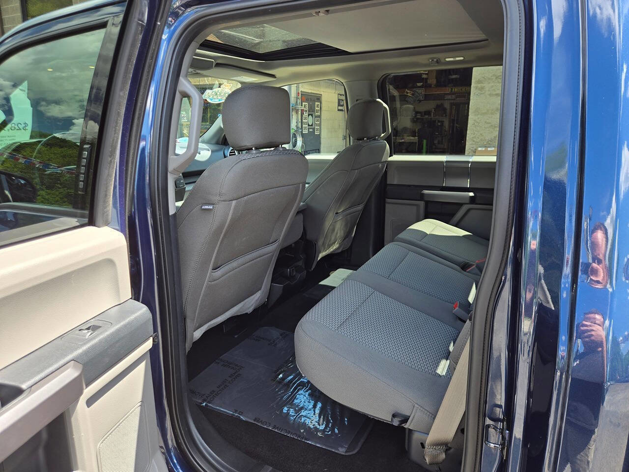 Used 2019 Ford F150 XLT w/ Equipment Group 302A Luxury AWD/4WD image 10