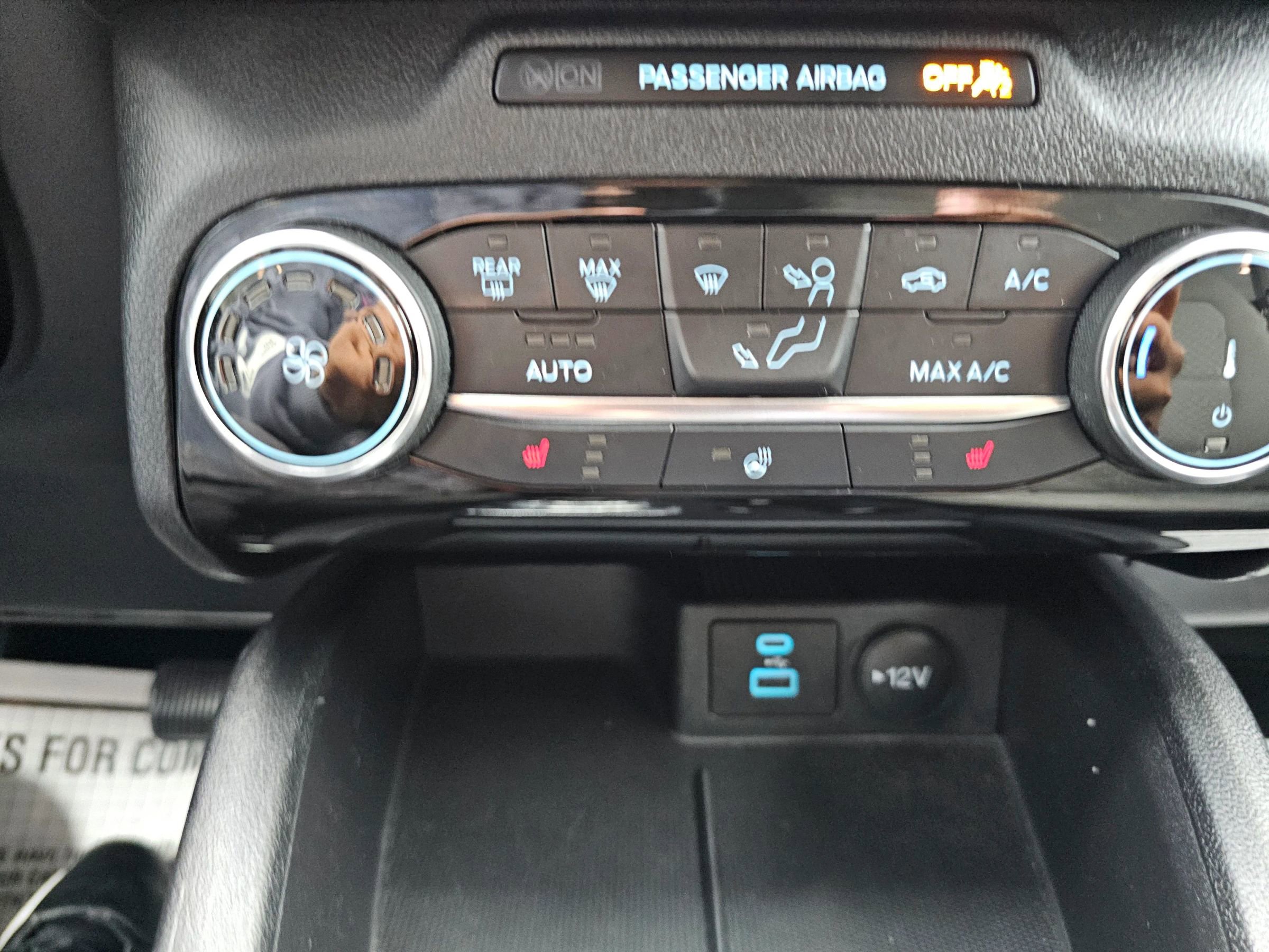 Used 2022 Ford Escape SE w/ Cold Weather Package image 26