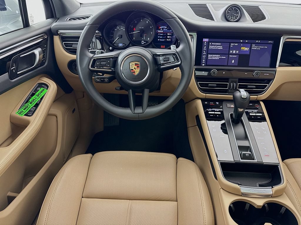 Used 2025 Porsche Macan AWD/4WD image 25