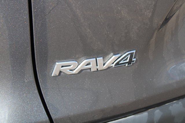 Used 2022 Toyota RAV4 XLE image 9