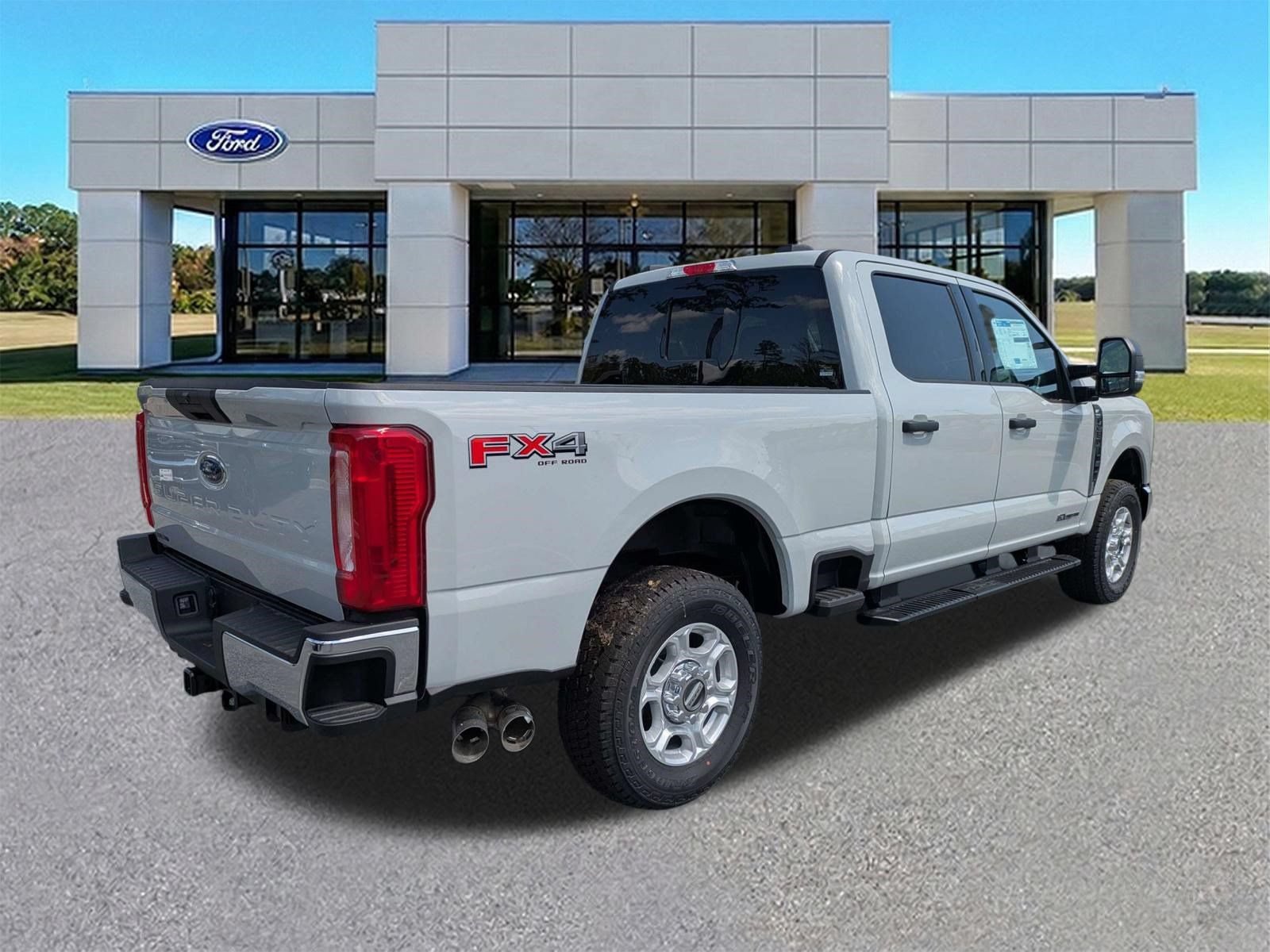 New 2026 Ford F250 XLT w/ FX4 Off-Road Package AWD/4WD image 2