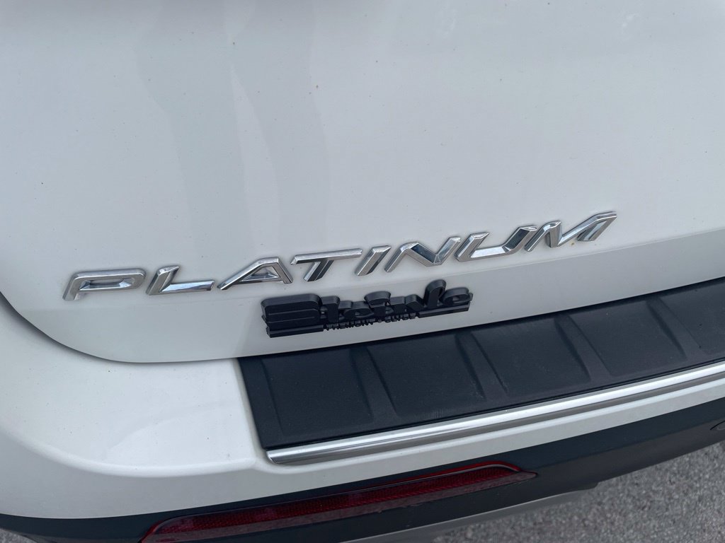 Used 2023 Ford Explorer Platinum w/ Technology Package AWD/4WD image 6