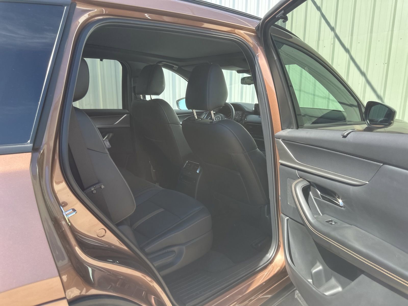 Certified 2025 MAZDA CX-70 3.3 Turbo S w/ Premium Package AWD/4WD image 15