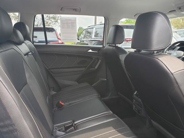 Used 2024 Volkswagen Tiguan SE AWD/4WD image 18