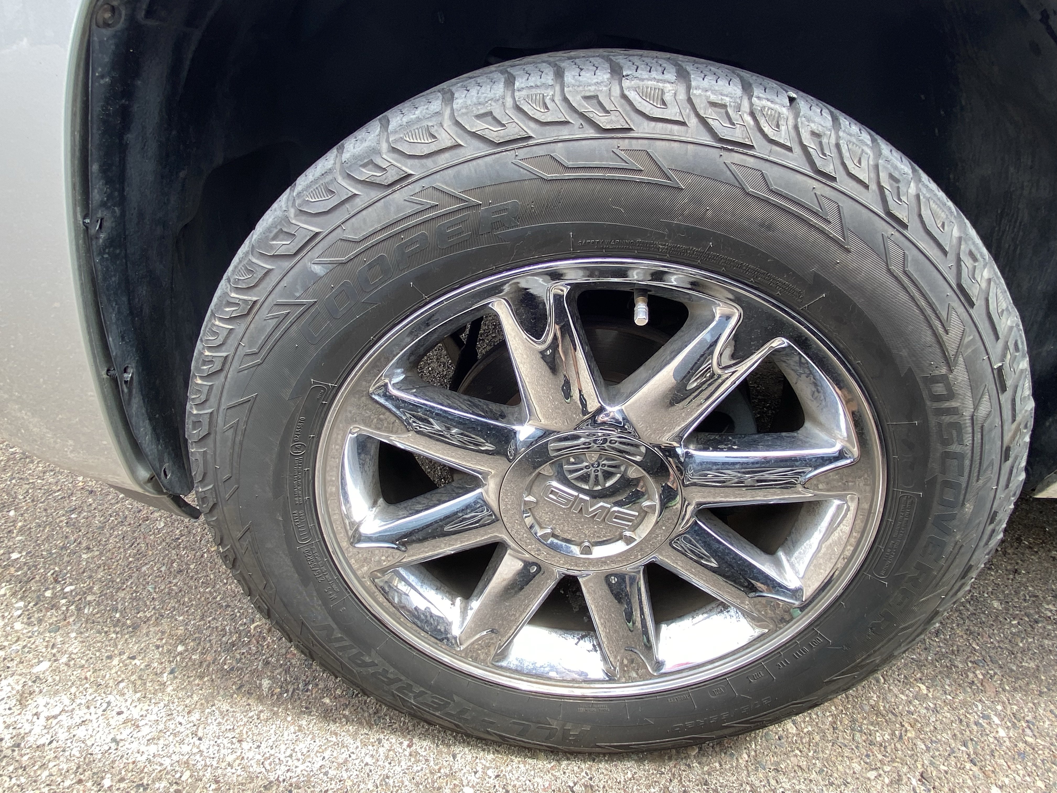Used 2011 GMC Yukon Denali AWD/4WD image 7