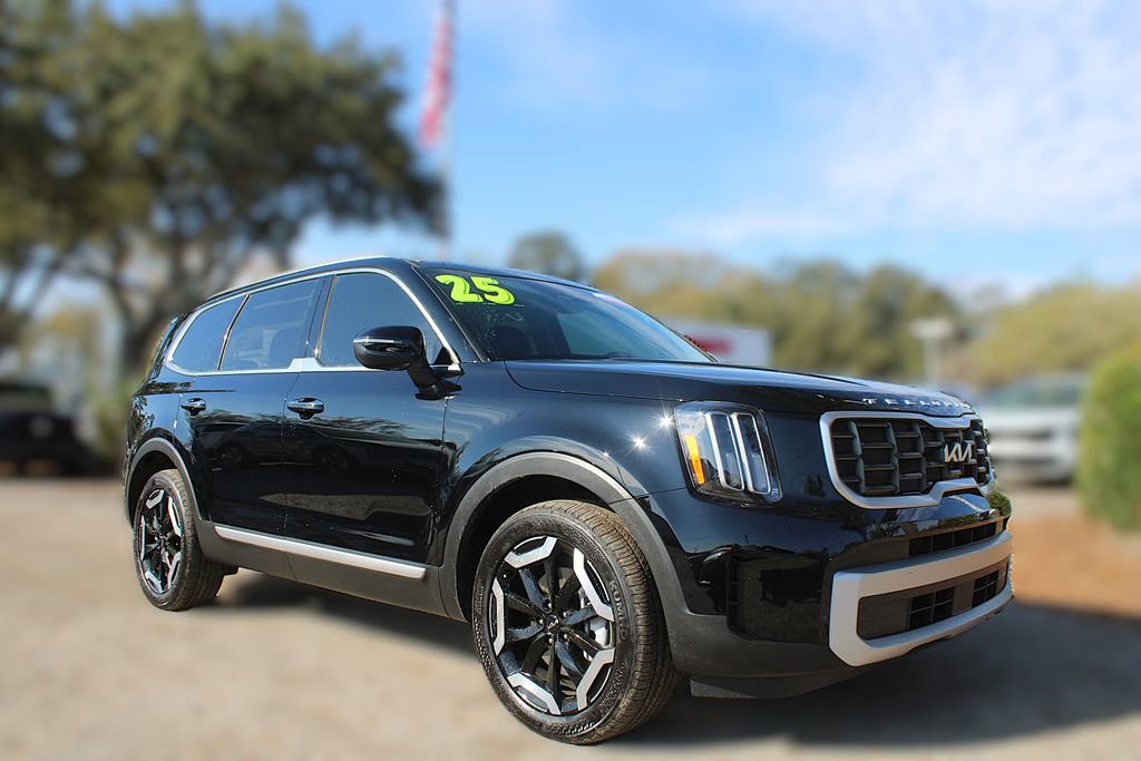 Used 2025 Kia Telluride S image 2