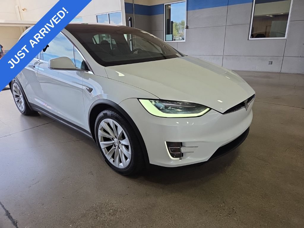 Used 2018 Tesla Model X 75D AWD/4WD image 2