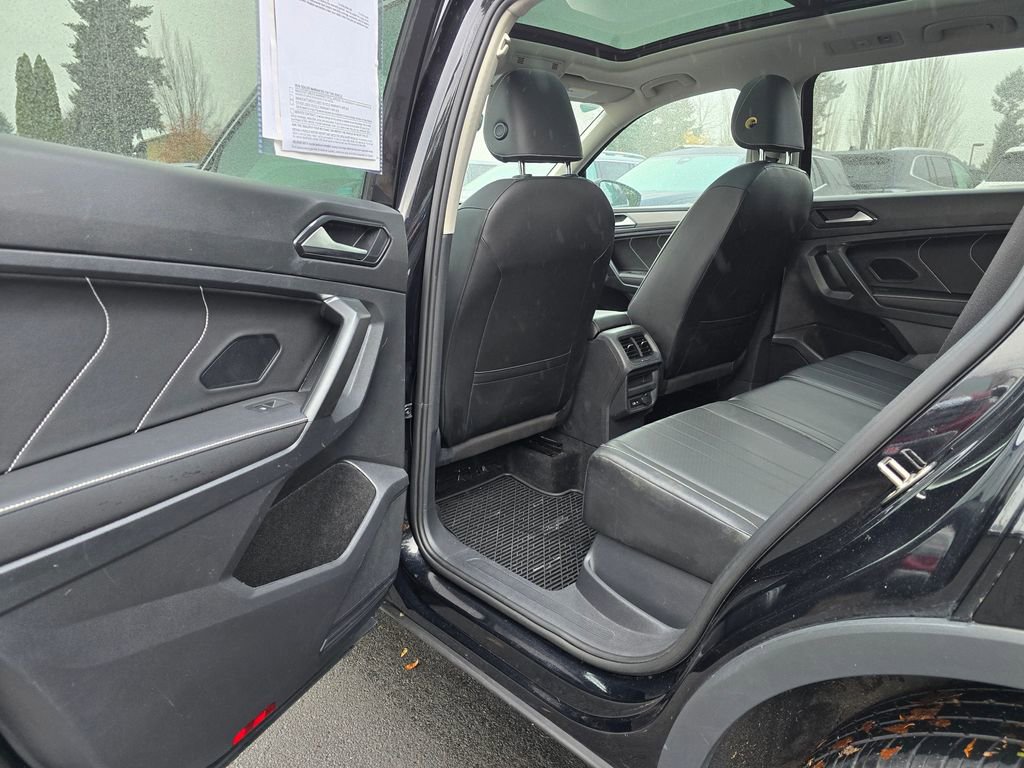 Used 2022 Volkswagen Tiguan SE image 21