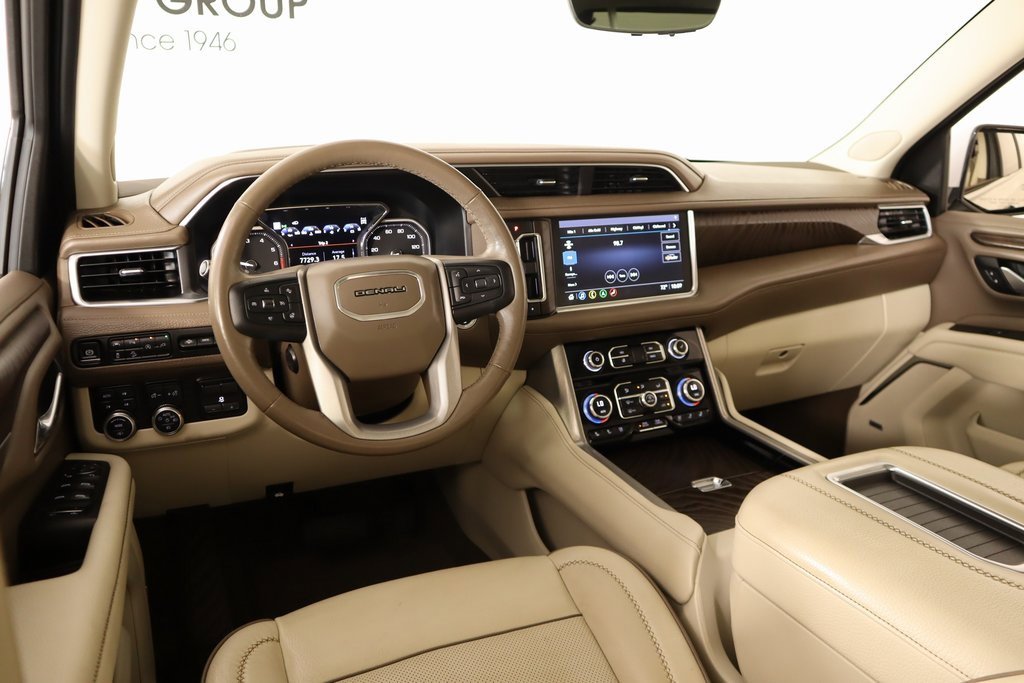 Used 2021 GMC Yukon XL Denali w/ Denali Ultimate Package image 2