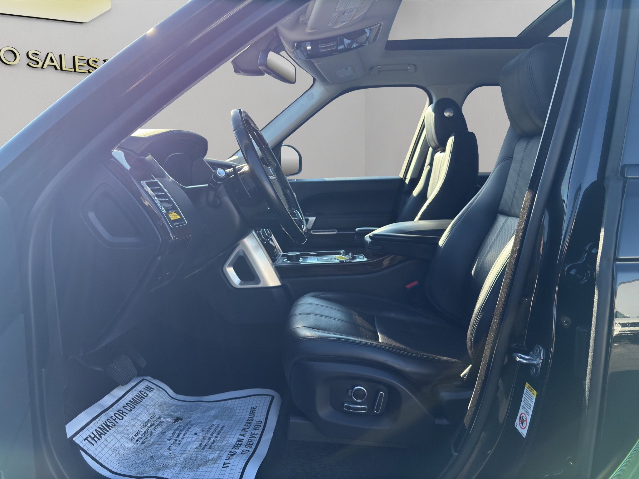 Used 2016 Land Rover Range Rover HSE image 9