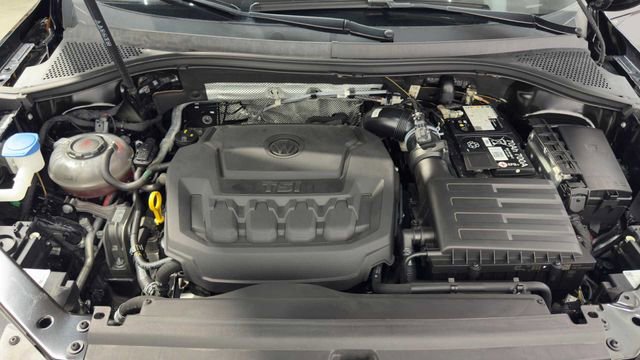 Used 2024 Volkswagen Tiguan SE R-Line image 39