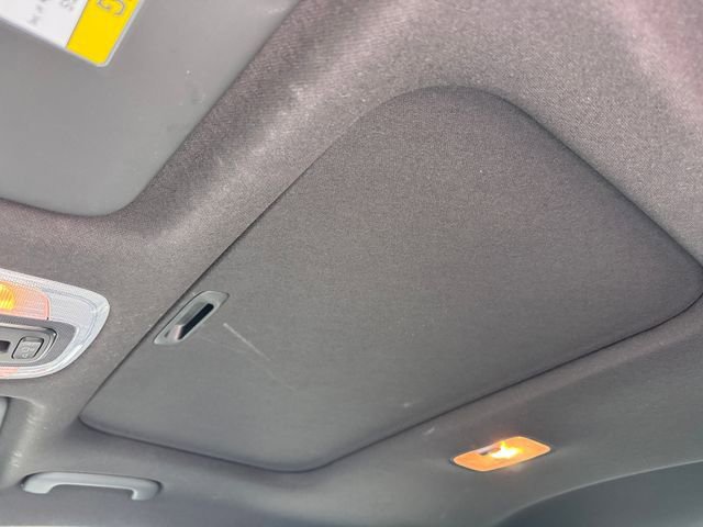 Used 2025 Hyundai Elantra Limited image 29