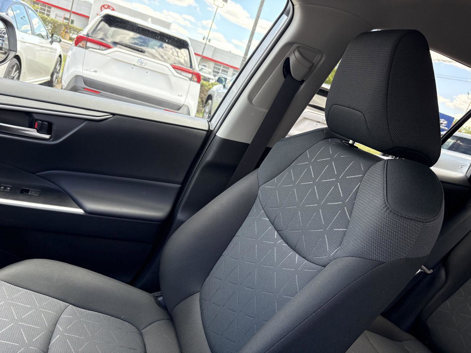 Used 2025 Toyota RAV4 XLE AWD/4WD image 20