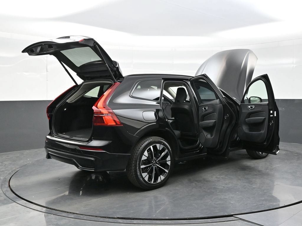 Used 2026 Volvo XC60 B5 Plus AWD/4WD image 44