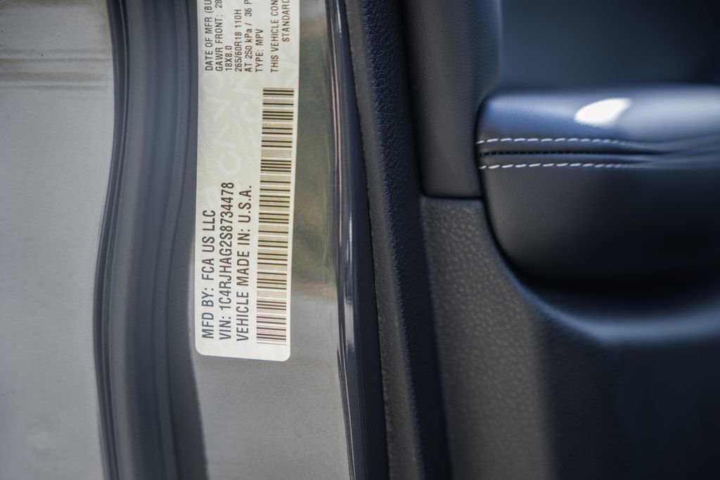 New 2025 Jeep Grand Cherokee Laredo X w/ Luxury Tech Group I image 39