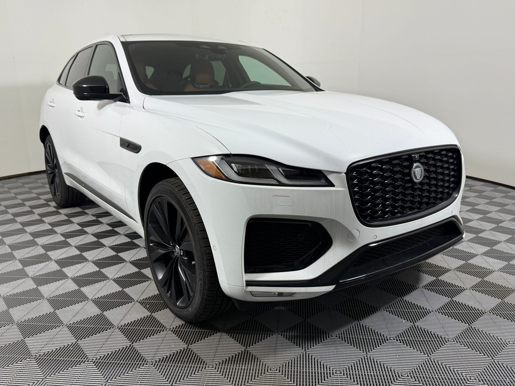 New 2026 Jaguar F-PACE R-Dynamic S AWD/4WD image 7