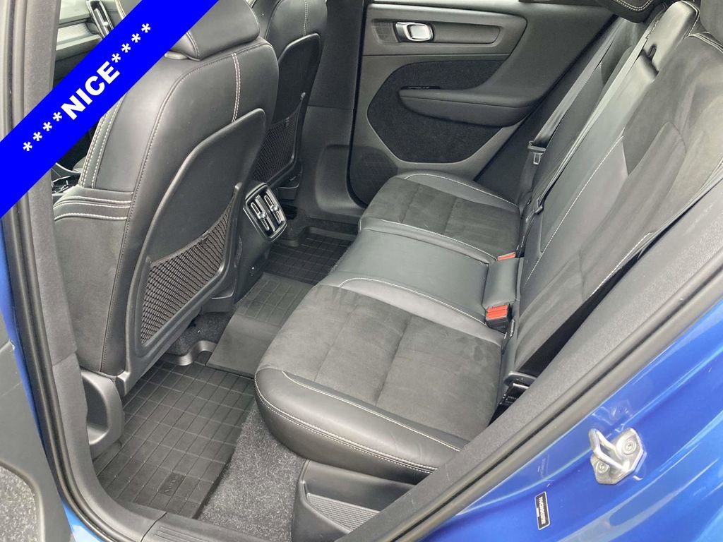 Used 2021 Volvo XC40 T4 R-Design w/ Advanced Package image 13