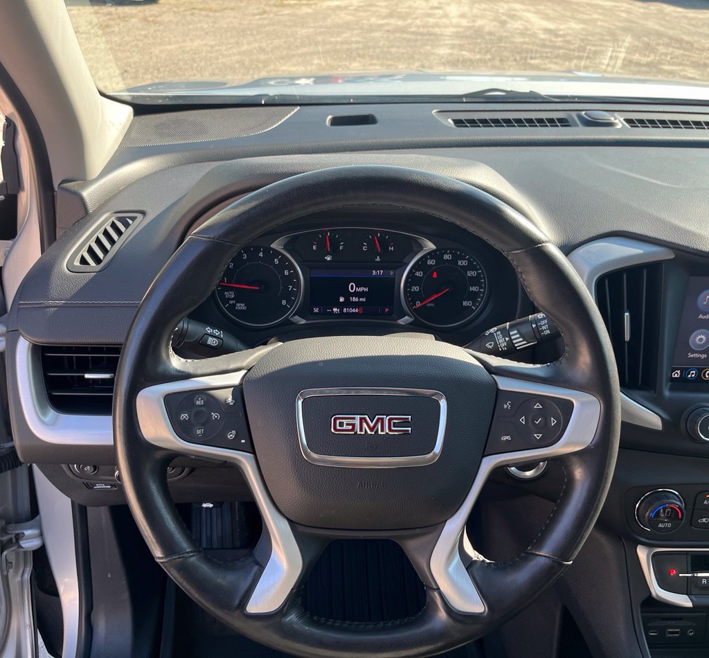 Used 2022 GMC Terrain SLT w/ LPO, Floor Liner Package AWD/4WD image 23