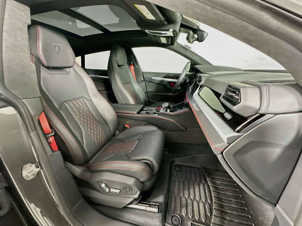 Used 2025 Lamborghini Urus SE AWD/4WD image 28